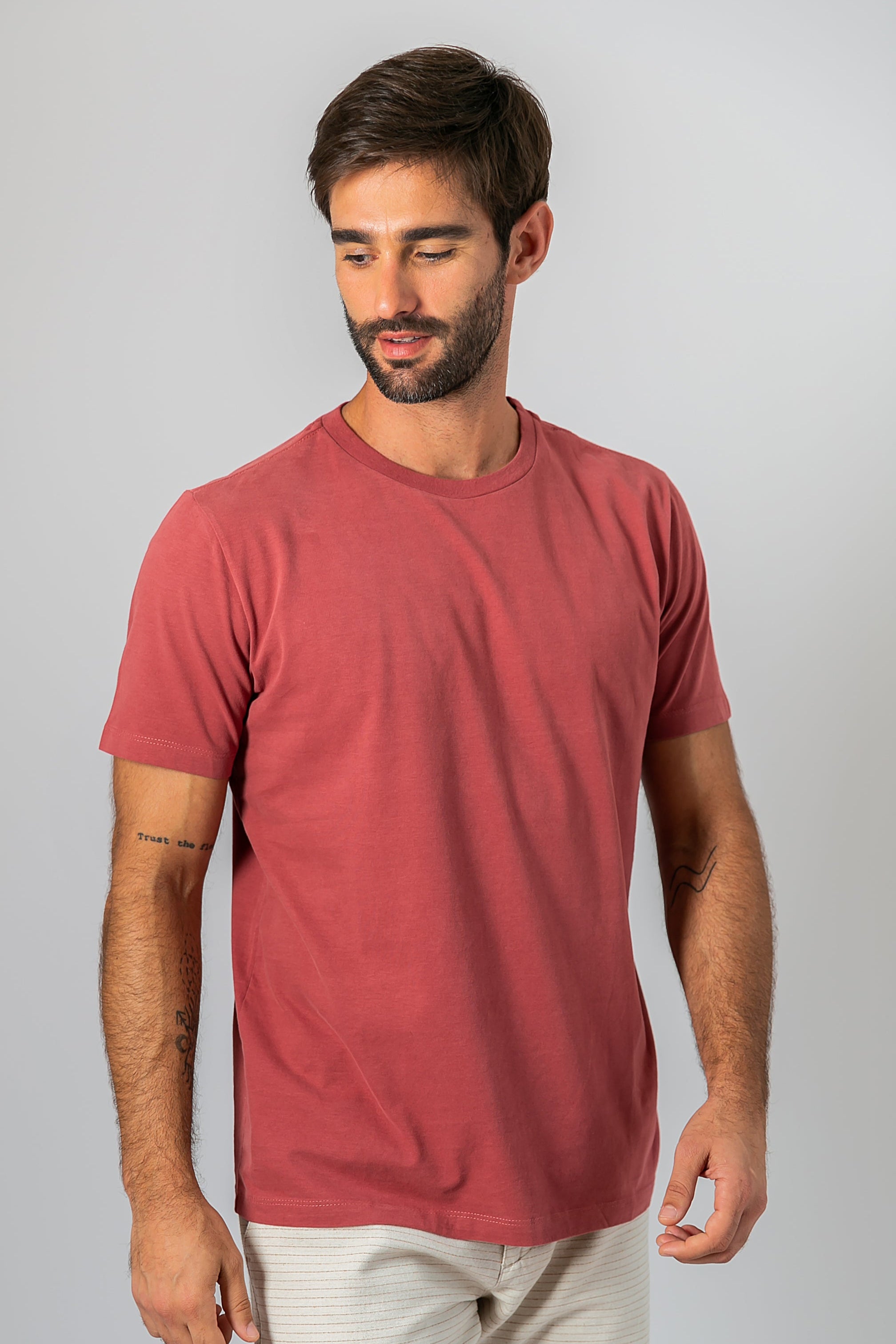 Camiseta Stone Vermelho Terra