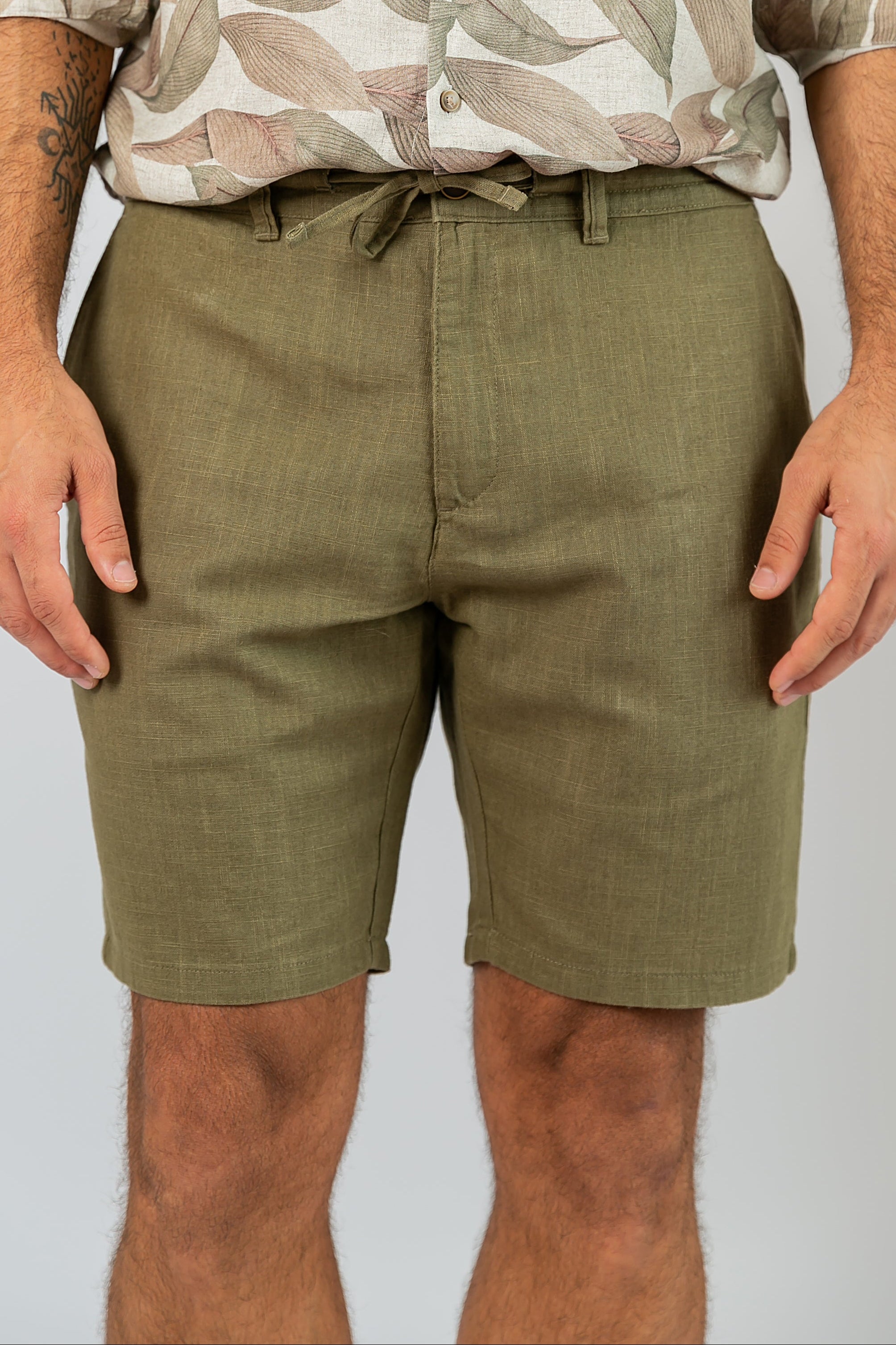 Bermuda Linho Verde Militar