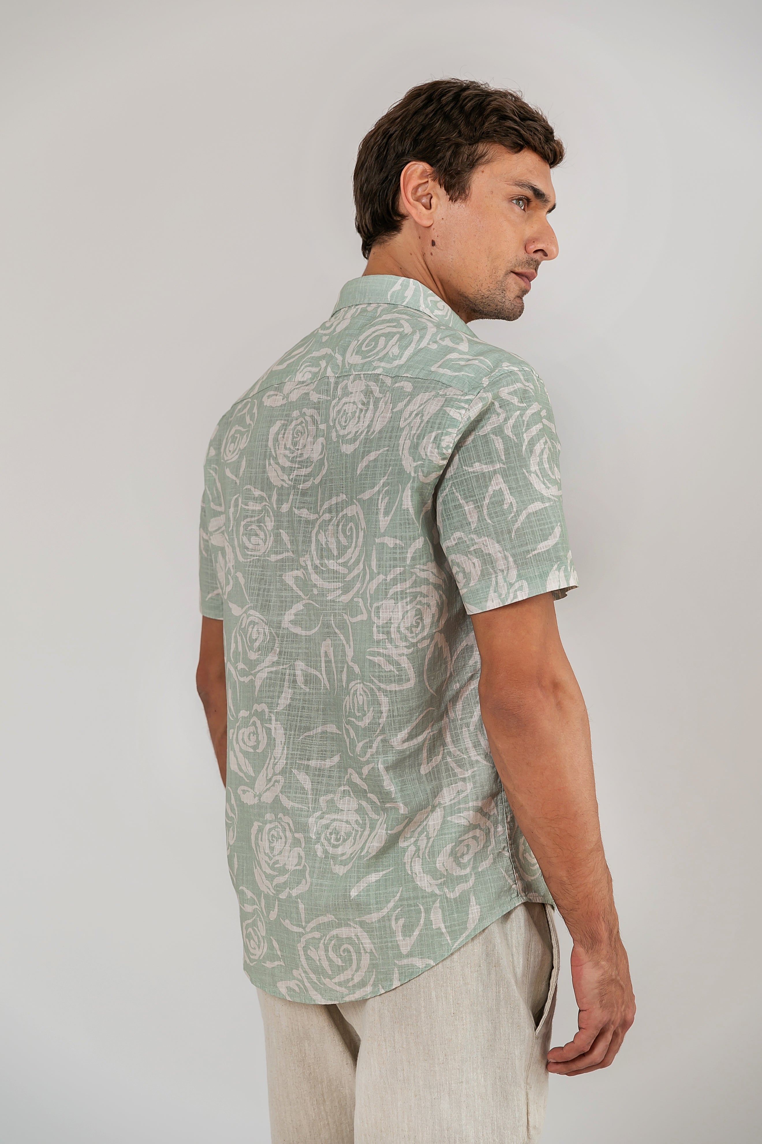 Camisa Algodão Floreando MC