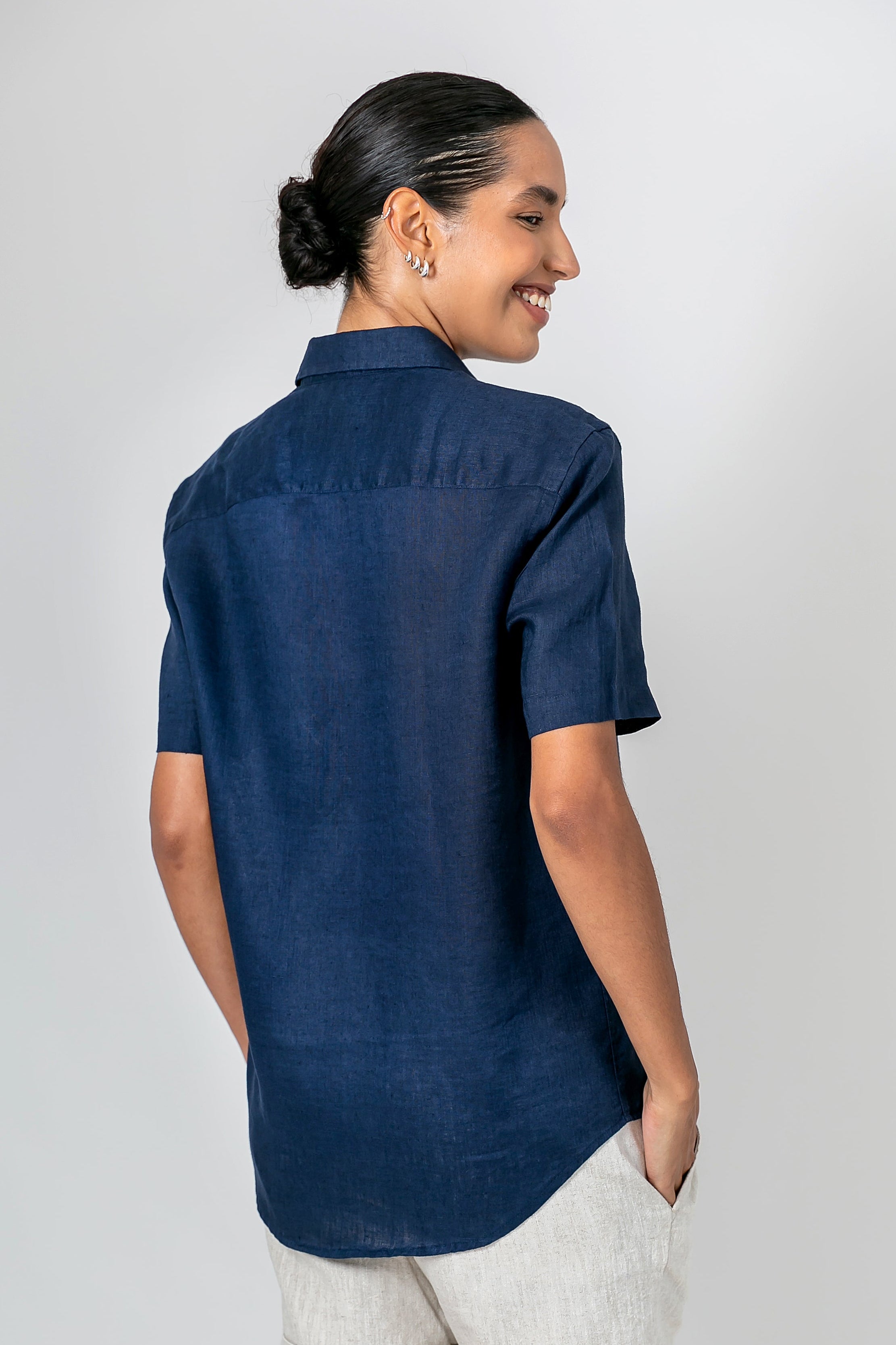 Camisa 100% Linho Lisa Azul Escuro MC